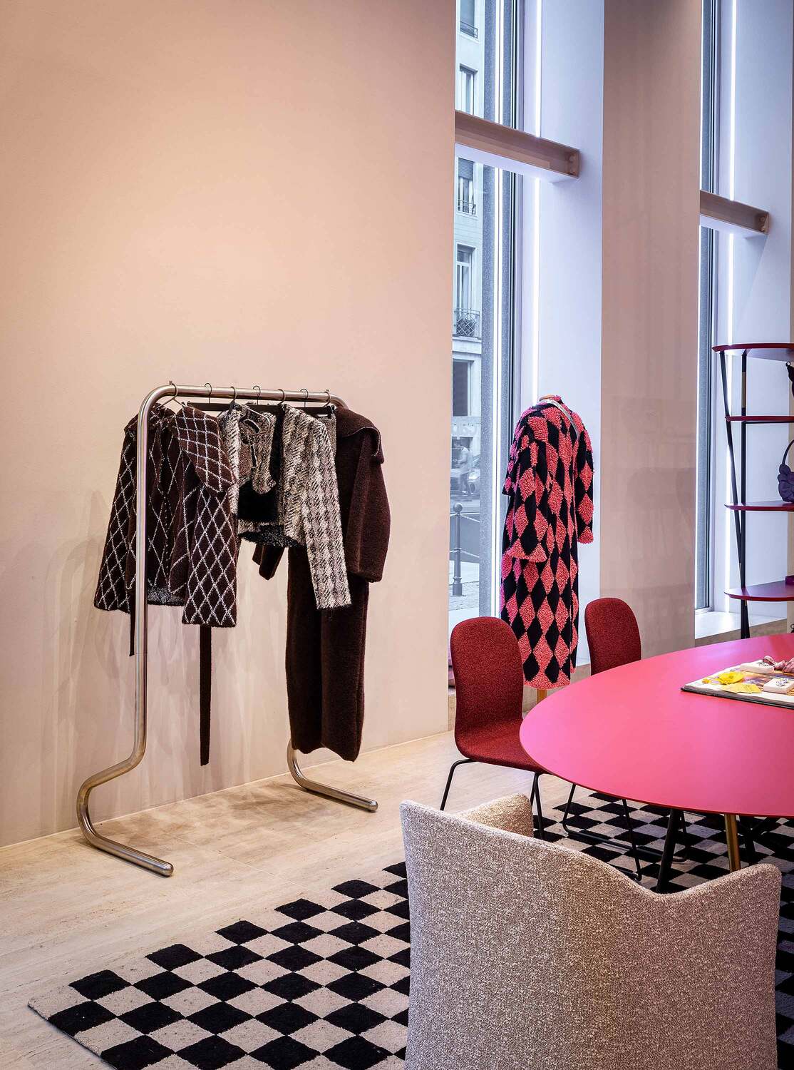 04 the fashion atelier grid