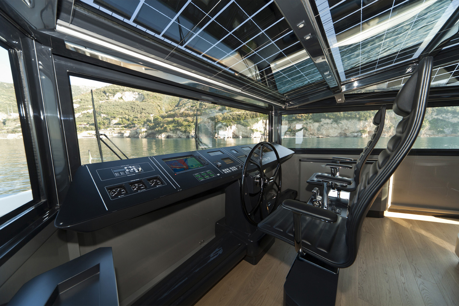 landing6 yacht